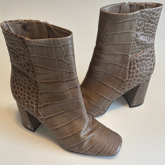 Sam Edelman Code Elegant Brown Croc-Embossed Ankle Boots - Picture 1 of 11